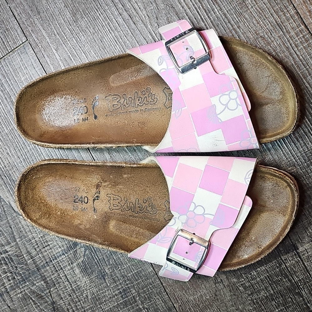Birkenstock Pink and White Checkered Sandals - Picture 2 of 11